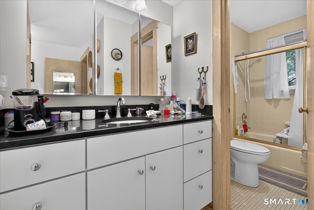 393 Ottawa Lane Stratford CT 06614