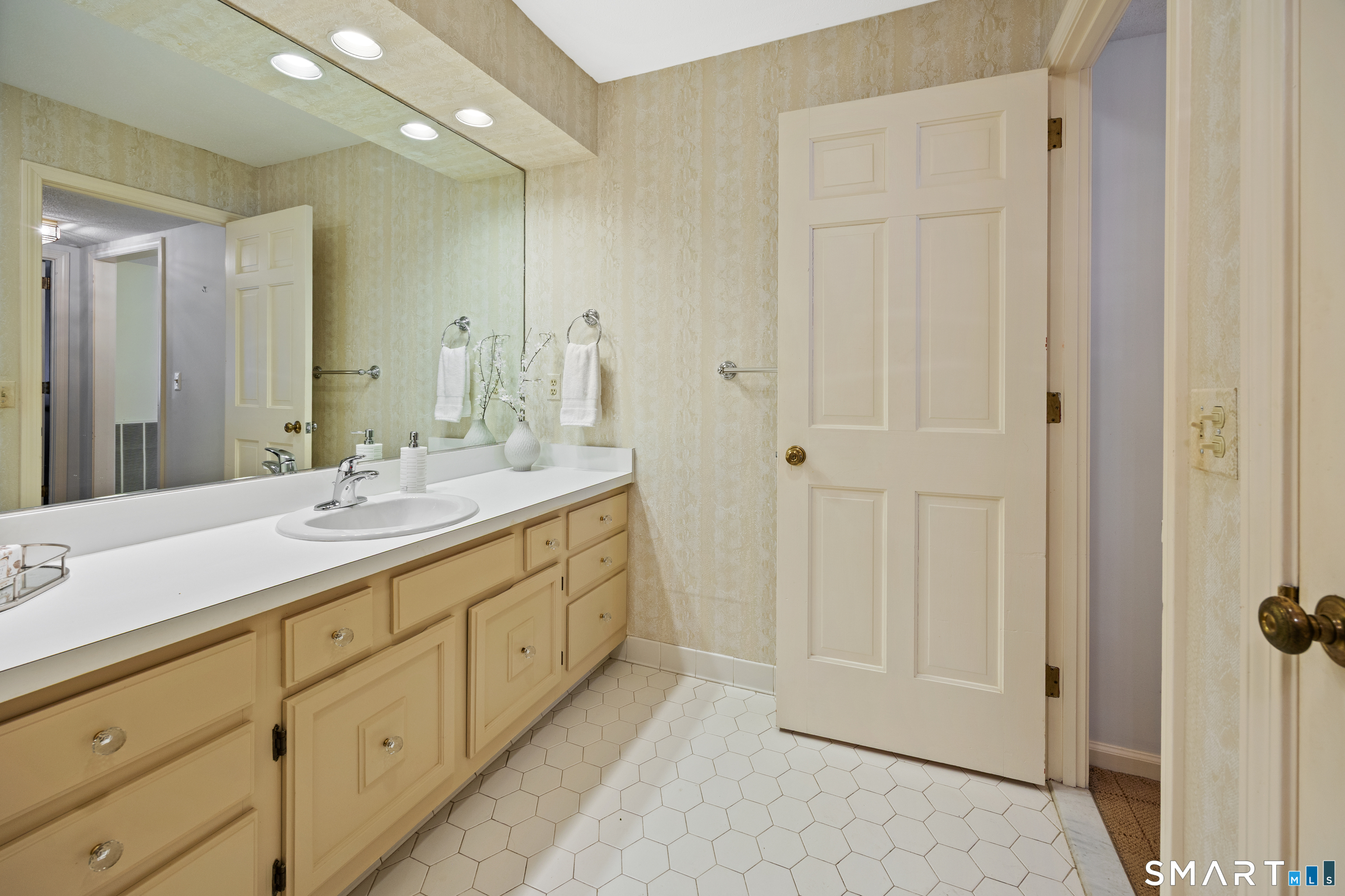 580 Mountain Road West Hartford CT 06117