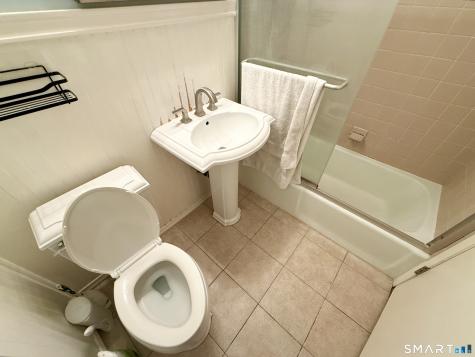 152 Towne House Road Hamden CT 06514
