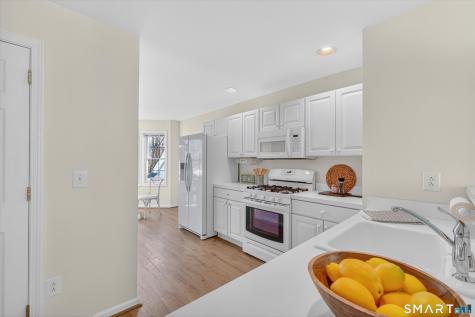 1502 Pinnacle Way Danbury CT 06811