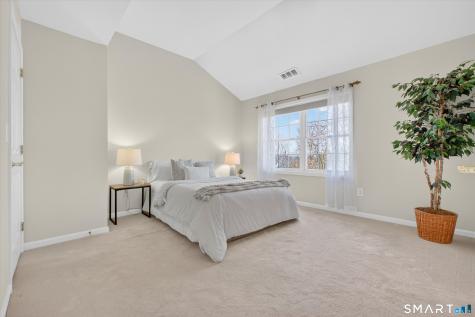 1502 Pinnacle Way Danbury CT 06811