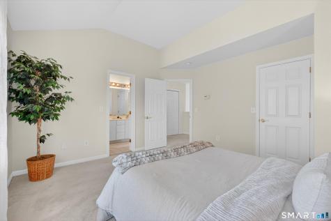 1502 Pinnacle Way Danbury CT 06811