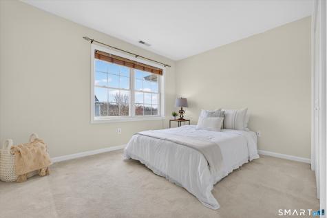 1502 Pinnacle Way Danbury CT 06811