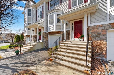 1502 Pinnacle Way Danbury CT 06811