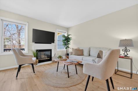 1502 Pinnacle Way Danbury CT 06811