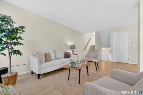 1502 Pinnacle Way Danbury CT 06811