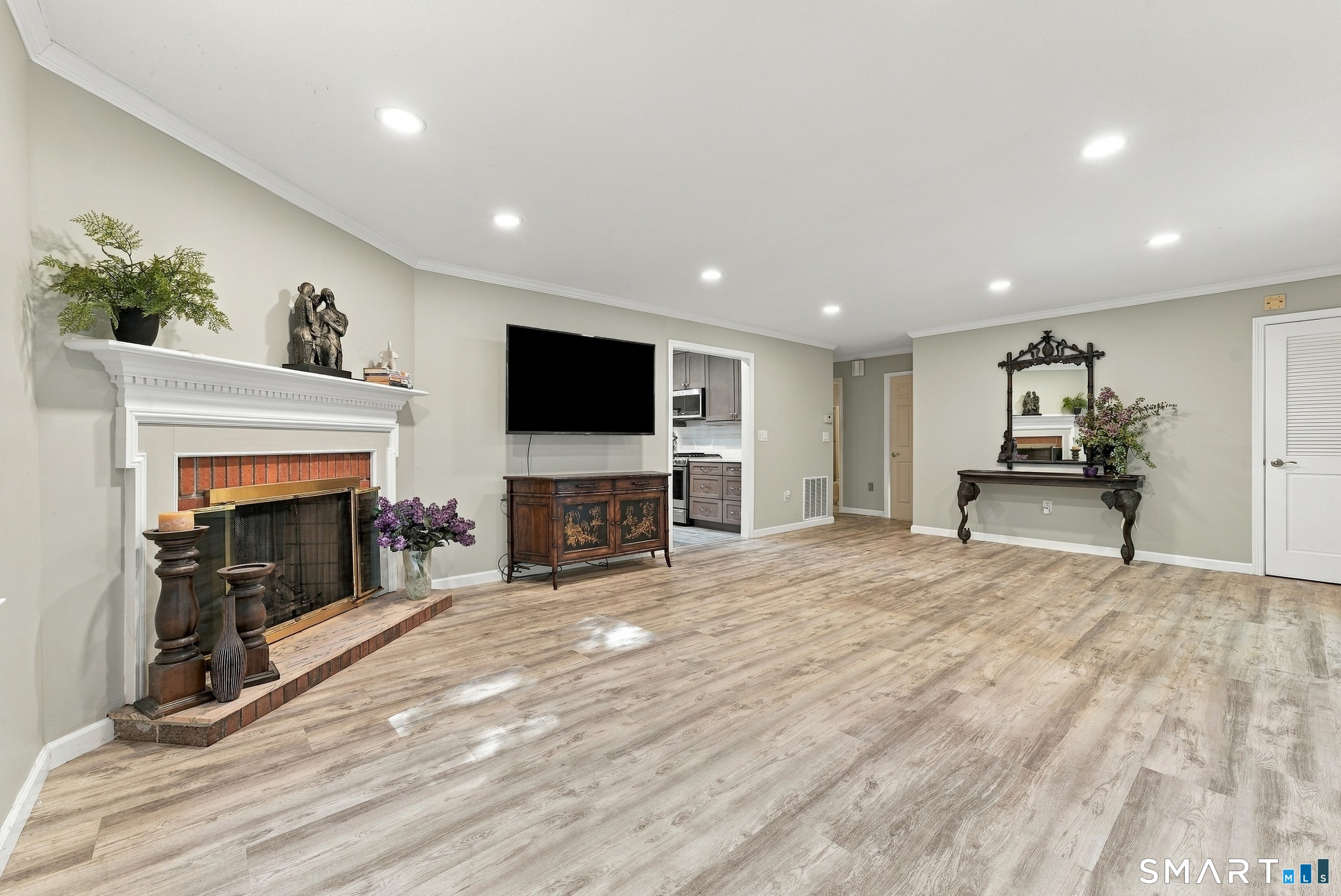 221 The Meadows Enfield CT 06082