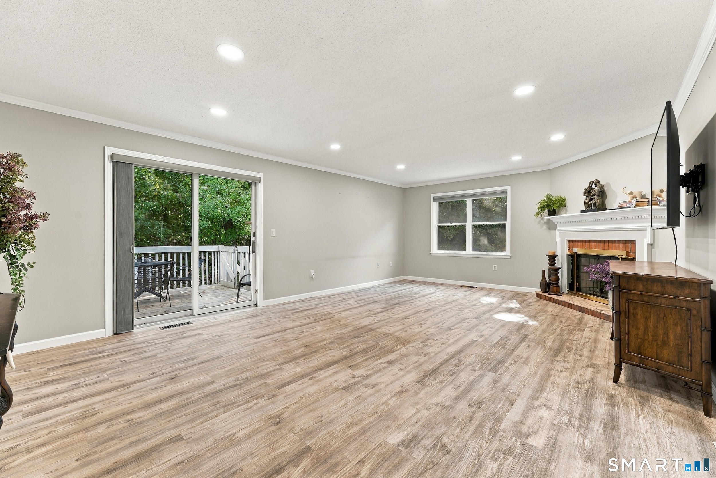 221 The Meadows Enfield CT 06082