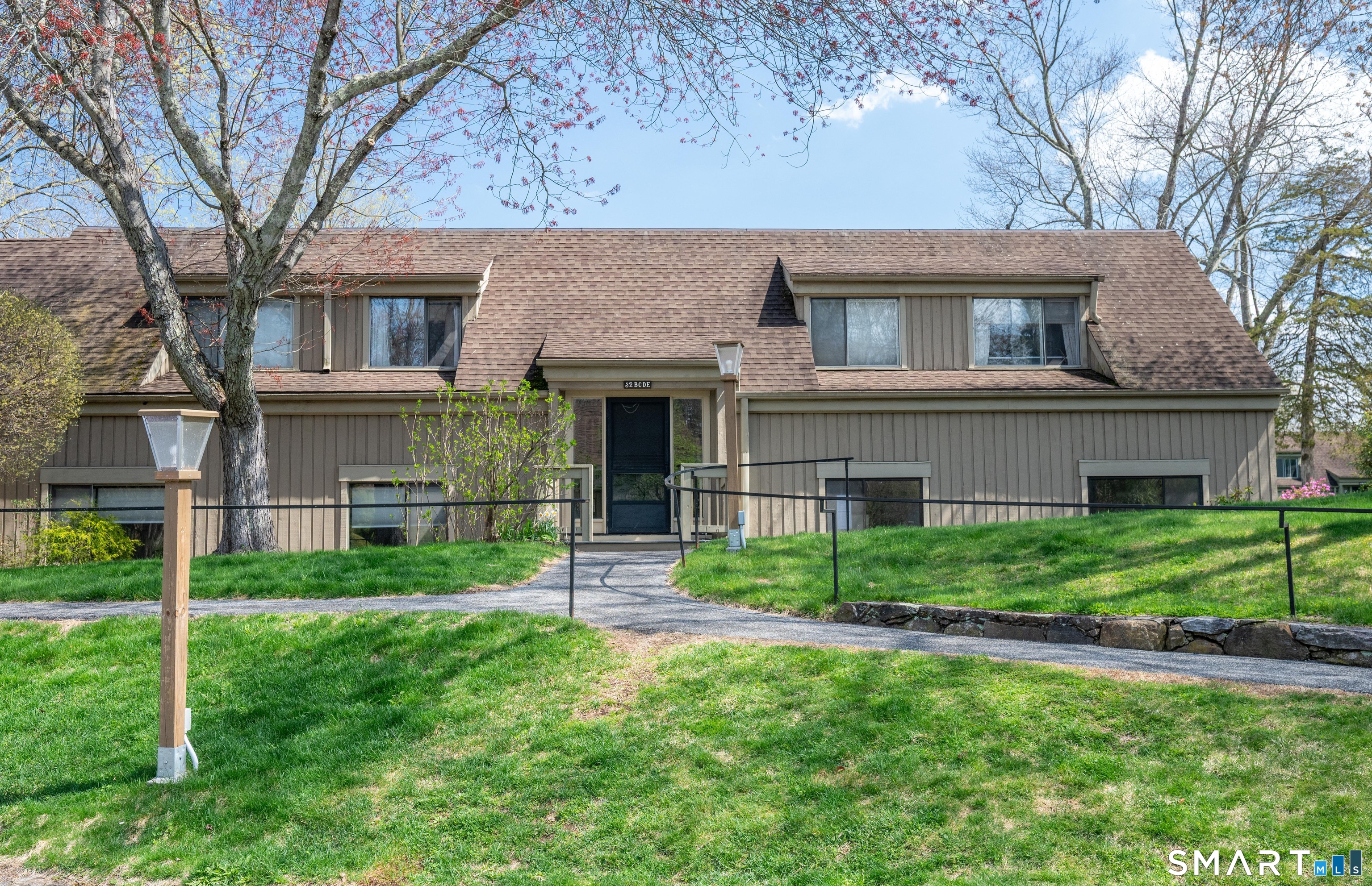 32 Heritage Village Southbury CT 06488