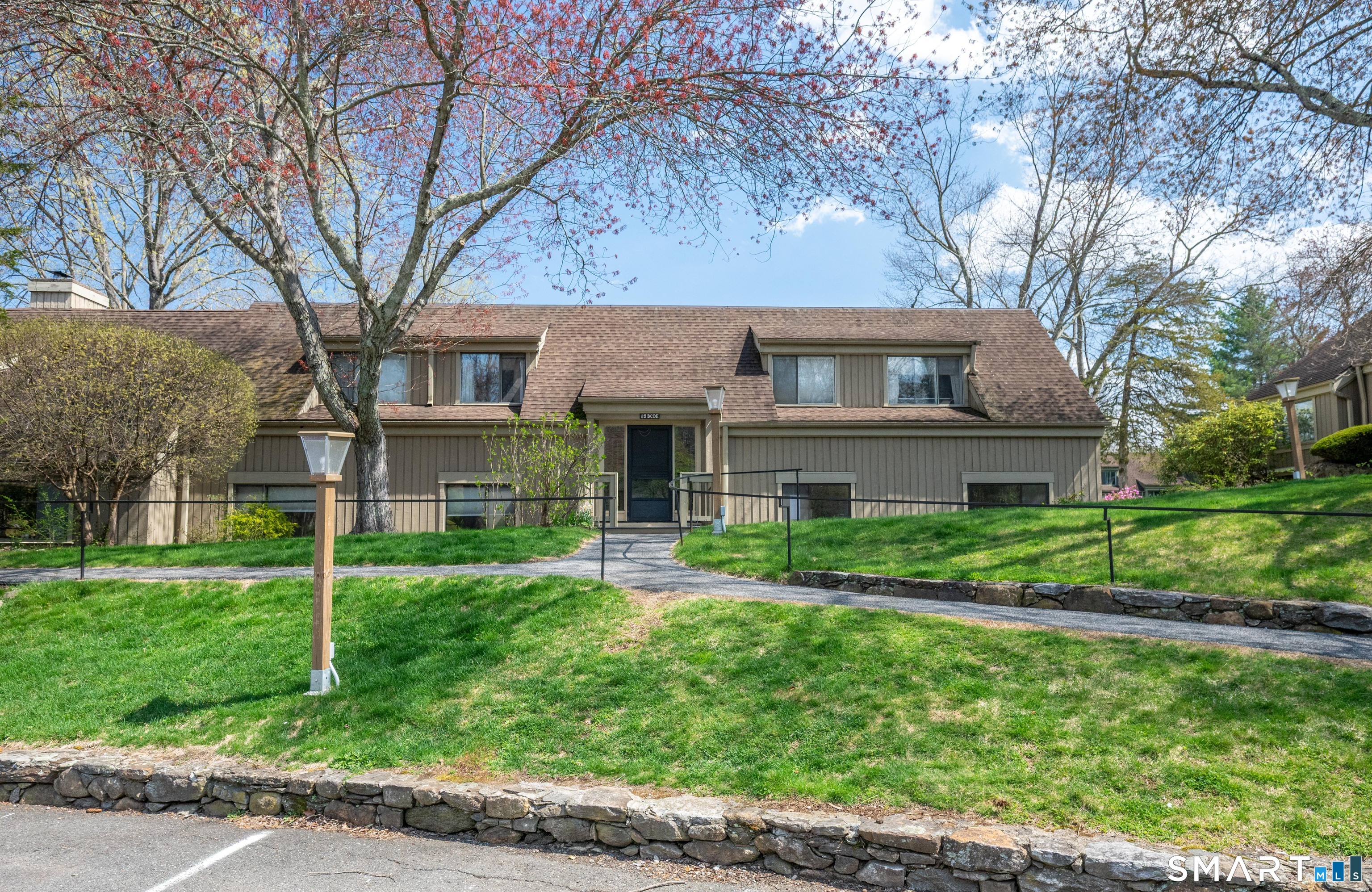 32 Heritage Village Southbury CT 06488