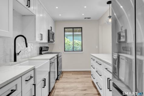 32 Heritage Village Southbury CT 06488