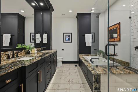 5 Lancaster Court Avon CT 06001