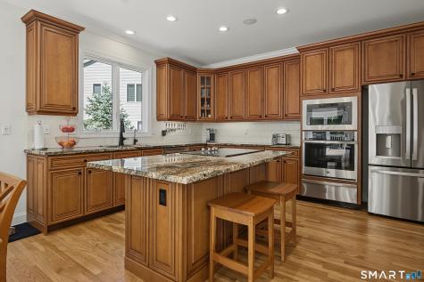 5 Lancaster Court Avon CT 06001