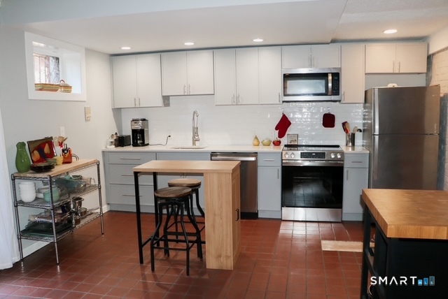 73 Imlay Street Hartford CT 06105
