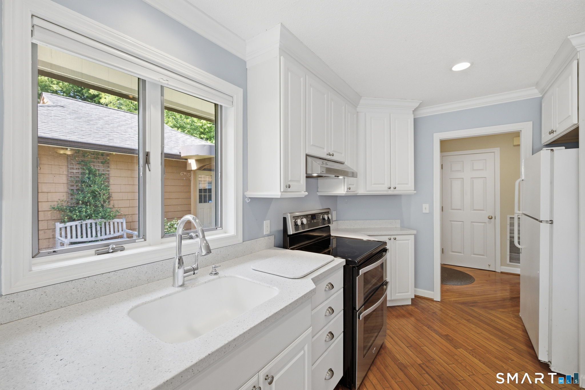 24 Biltmore Park Bloomfield CT 06002