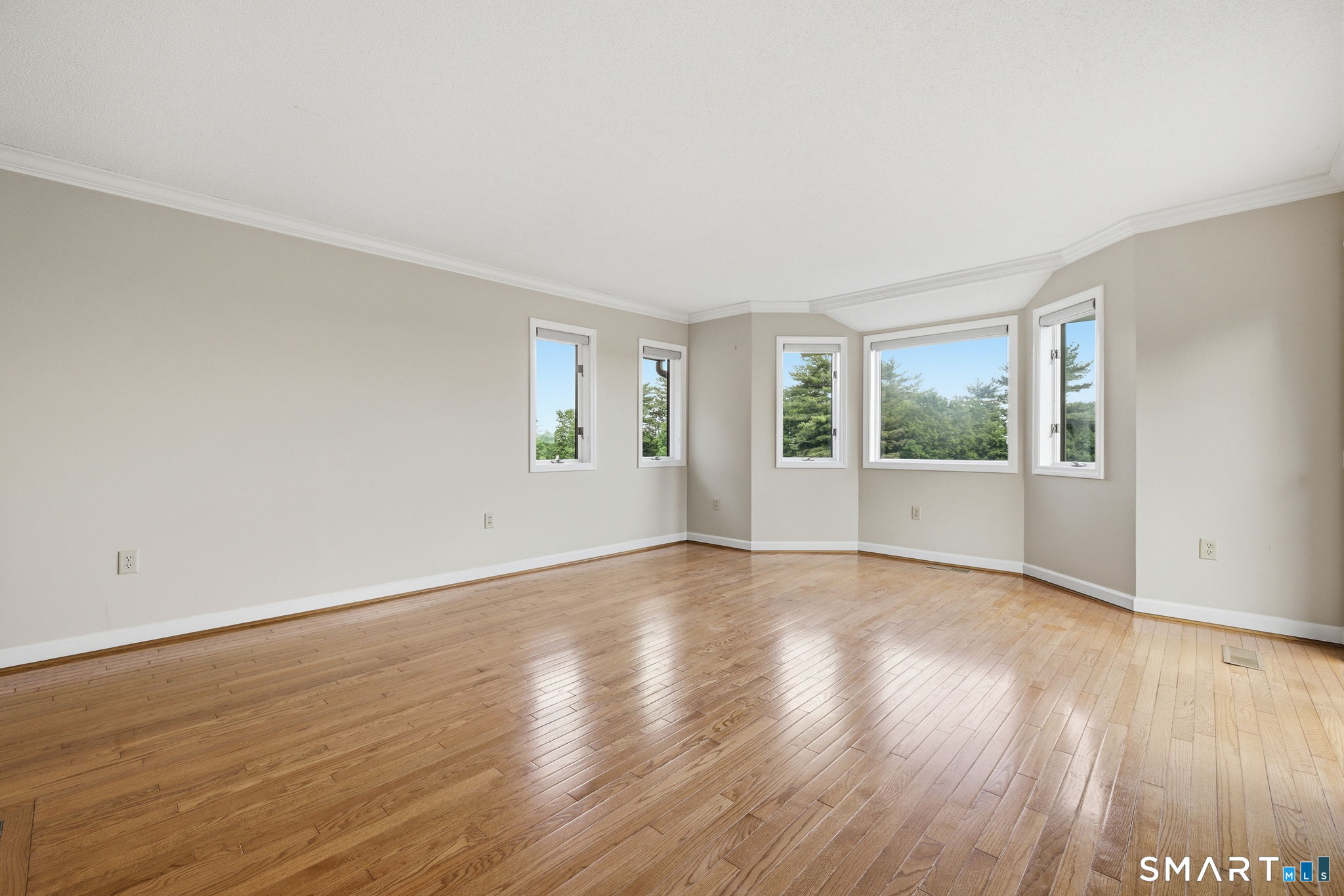 24 Biltmore Park Bloomfield CT 06002