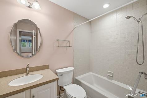 24 Biltmore Park Bloomfield CT 06002
