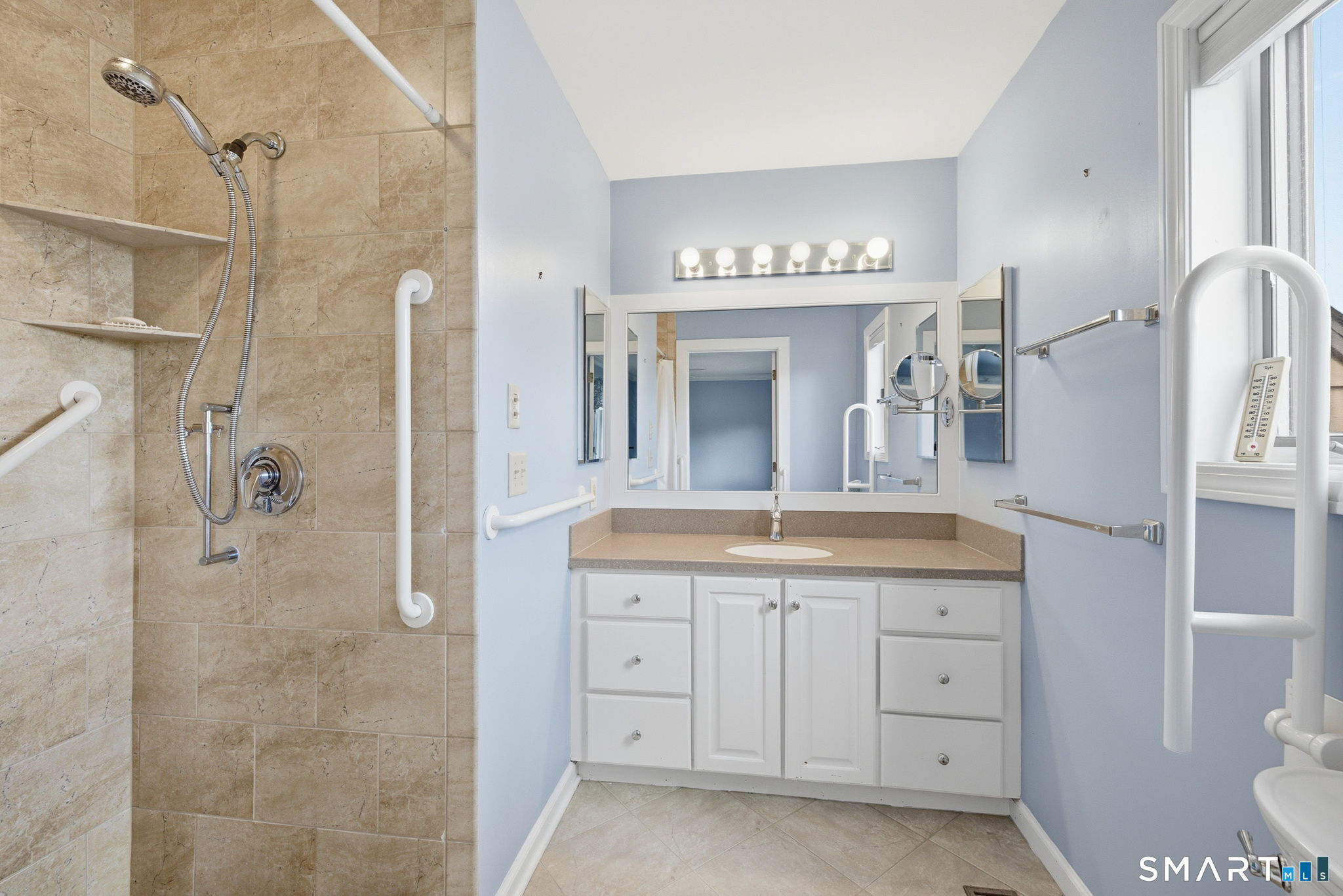 24 Biltmore Park Bloomfield CT 06002