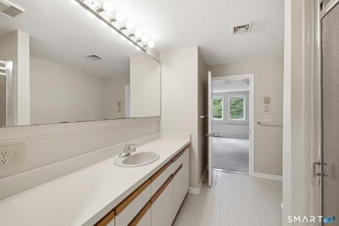 24 Biltmore Park Bloomfield CT 06002