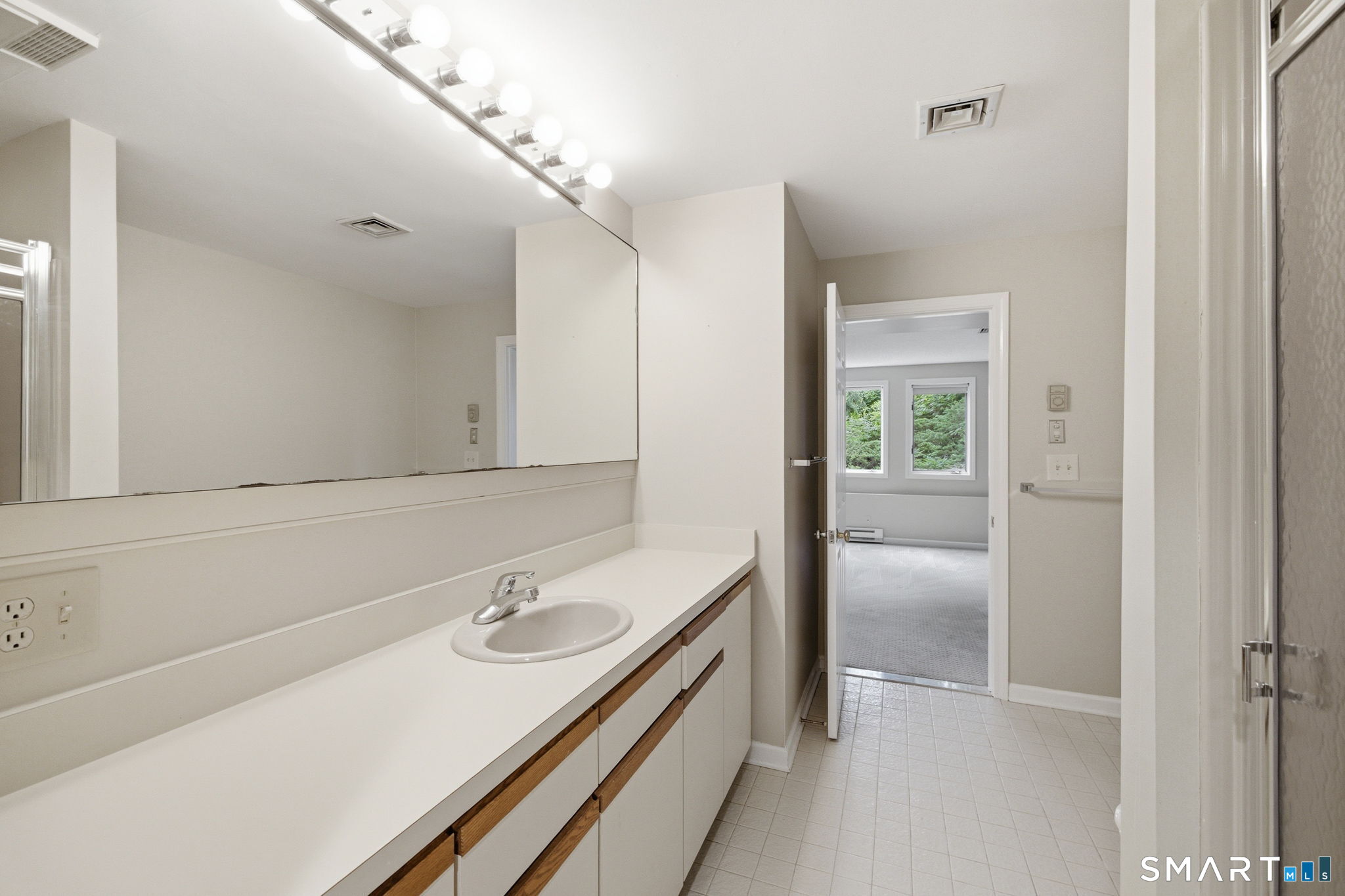 24 Biltmore Park Bloomfield CT 06002