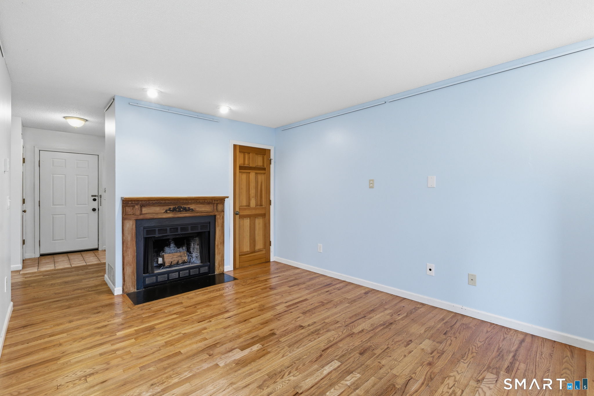 6 Elizabeth Court East Windsor CT 06016