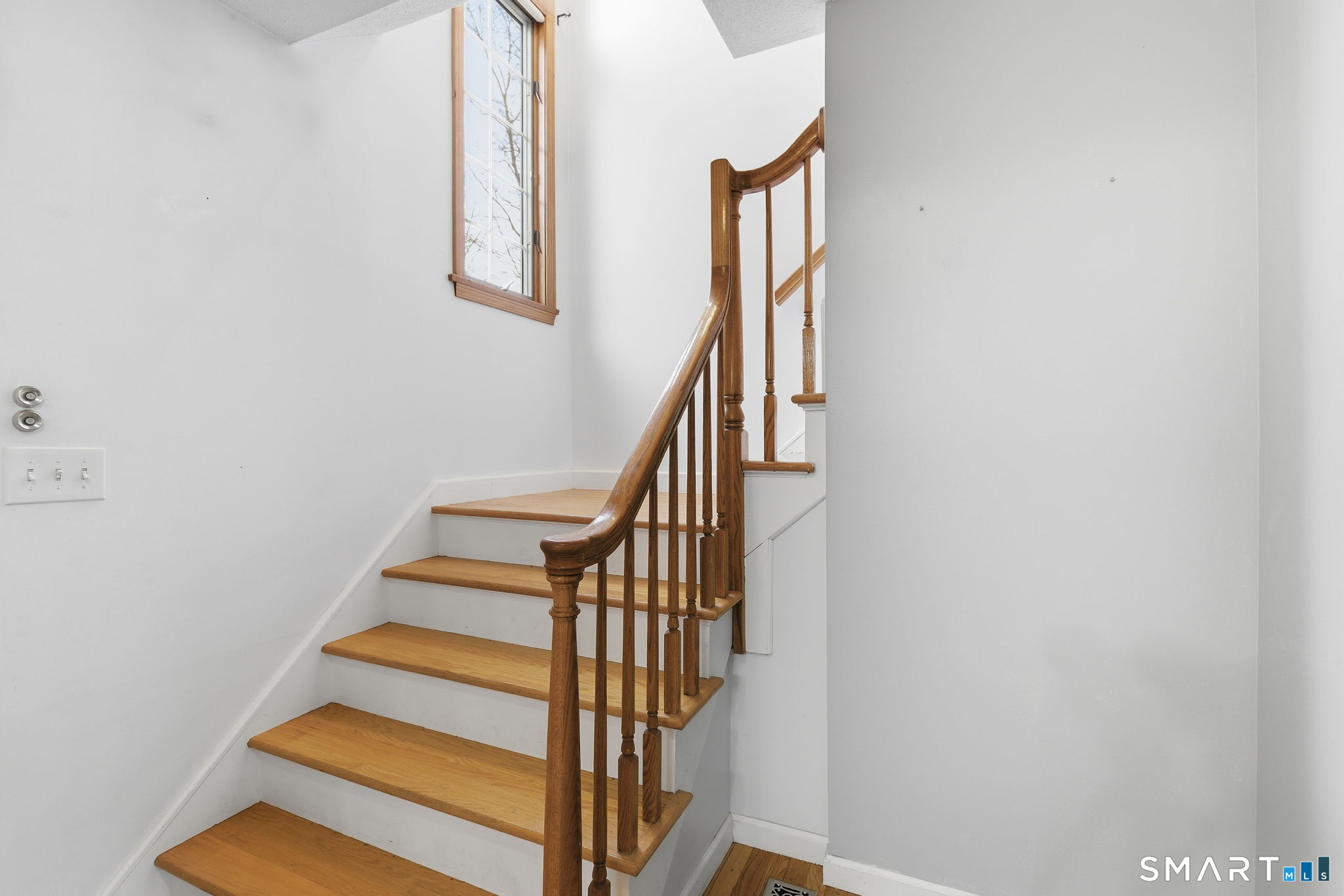 6 Elizabeth Court East Windsor CT 06016