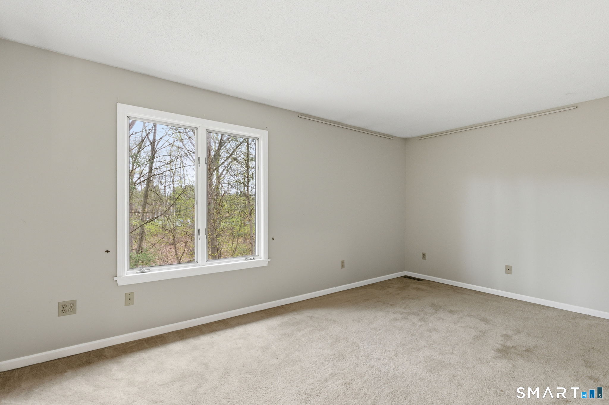 6 Elizabeth Court East Windsor CT 06016