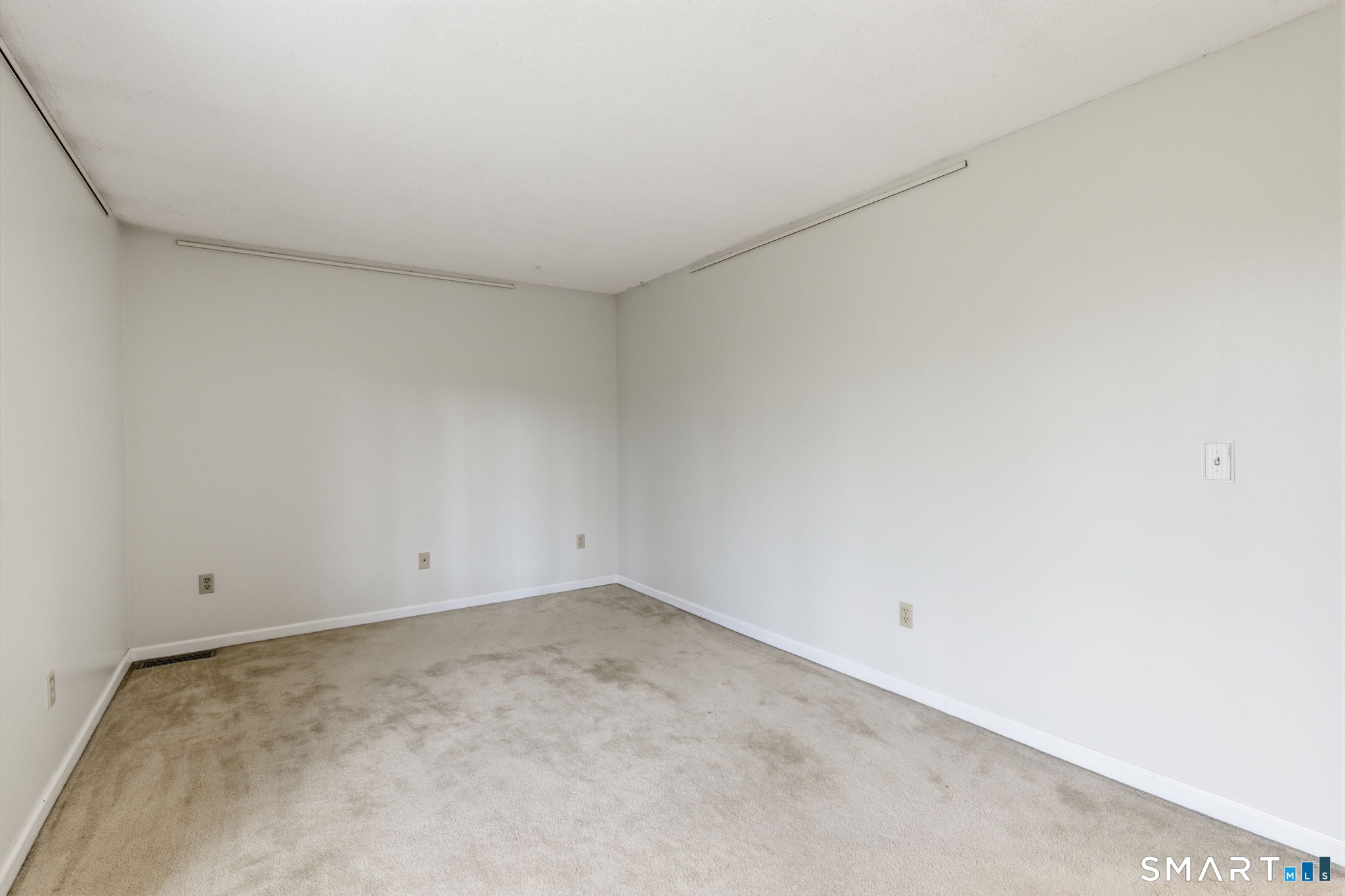 6 Elizabeth Court East Windsor CT 06016