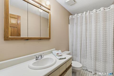 6 Elizabeth Court East Windsor CT 06016