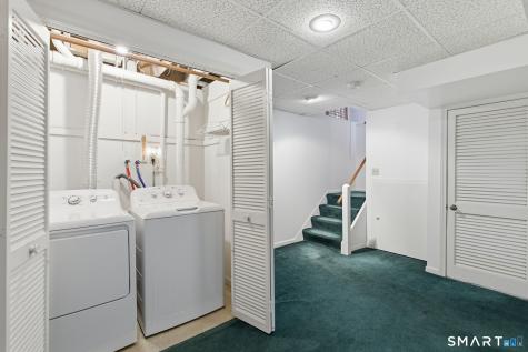6 Elizabeth Court East Windsor CT 06016
