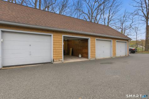 6 Elizabeth Court East Windsor CT 06016