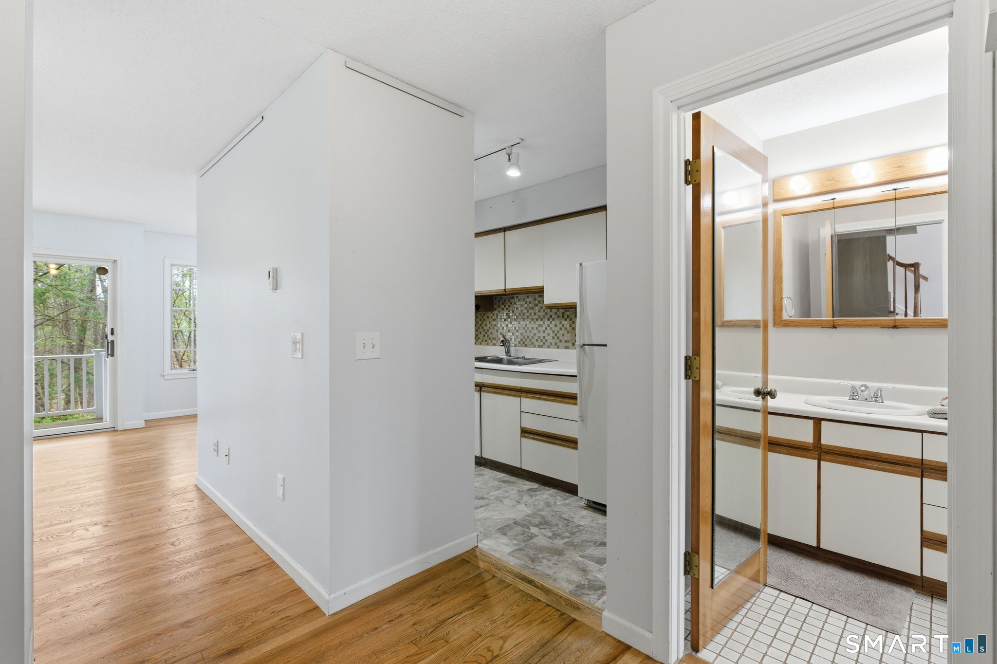 6 Elizabeth Court East Windsor CT 06016