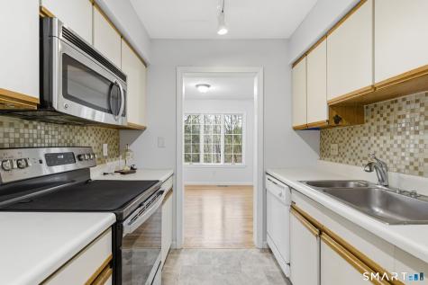 6 Elizabeth Court East Windsor CT 06016