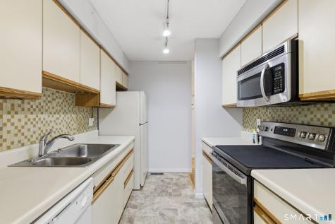 6 Elizabeth Court East Windsor CT 06016