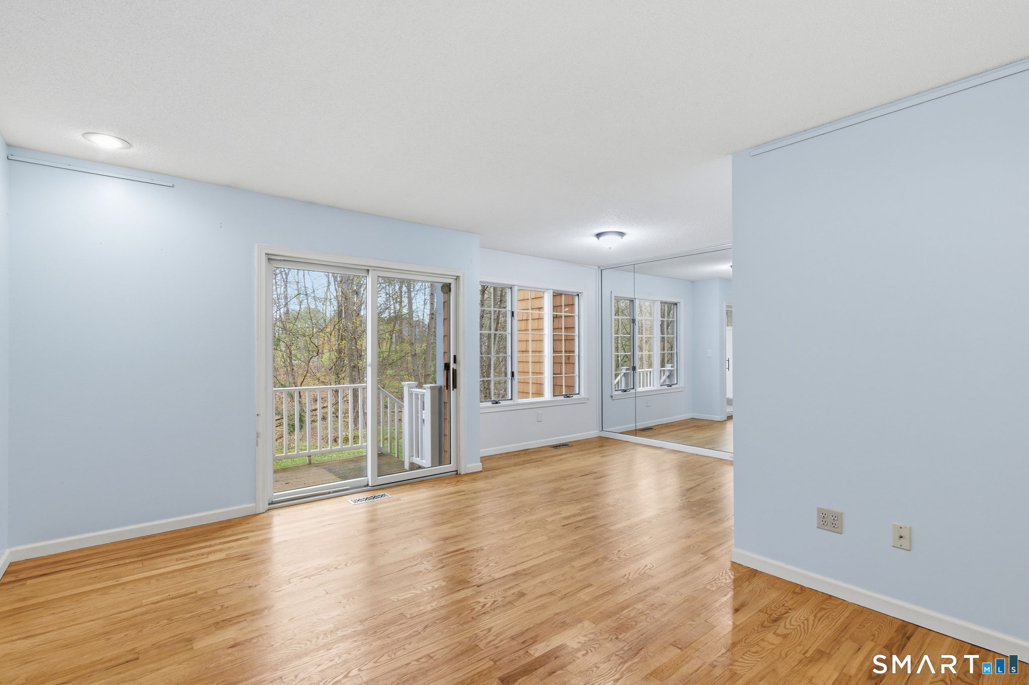 6 Elizabeth Court East Windsor CT 06016