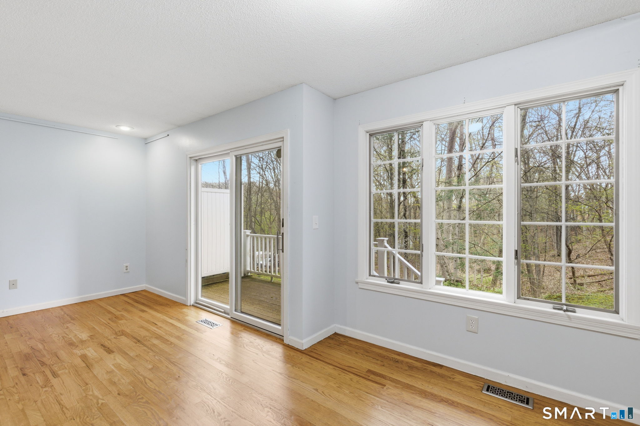 6 Elizabeth Court East Windsor CT 06016