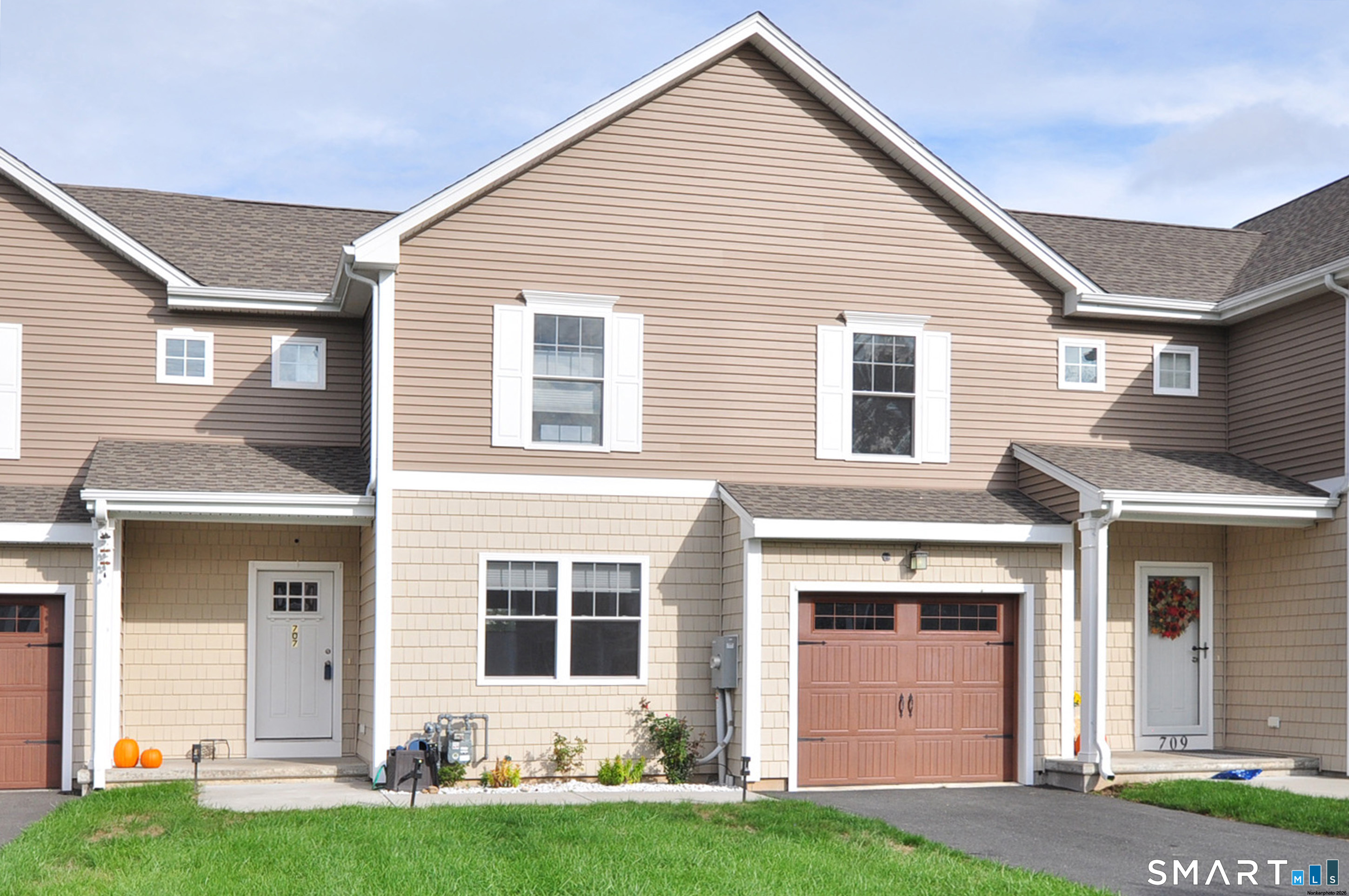 707 Old Village Circle Windsor CT 06095