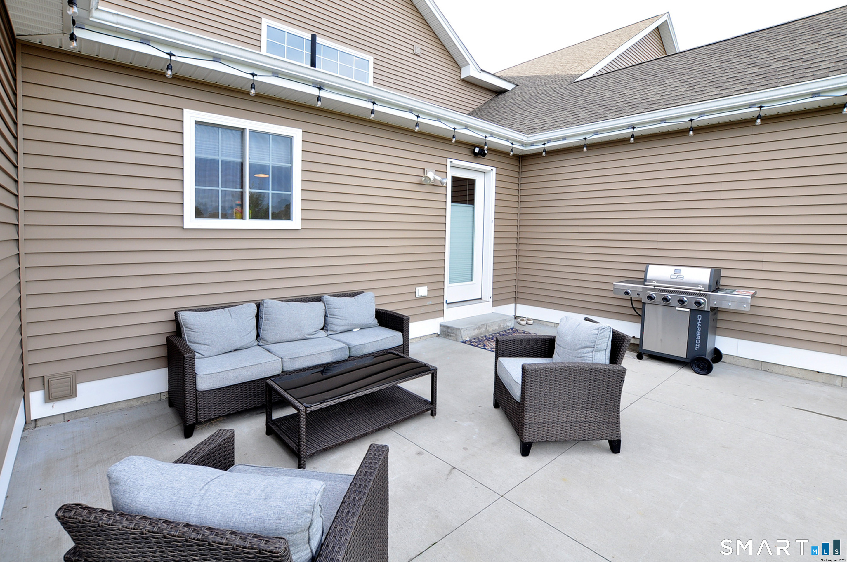 707 Old Village Circle Windsor CT 06095