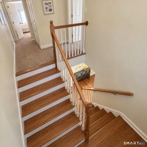 16 Ardi Court Newtown CT 06482