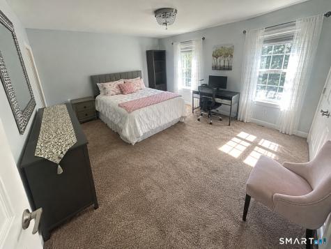 16 Ardi Court Newtown CT 06482