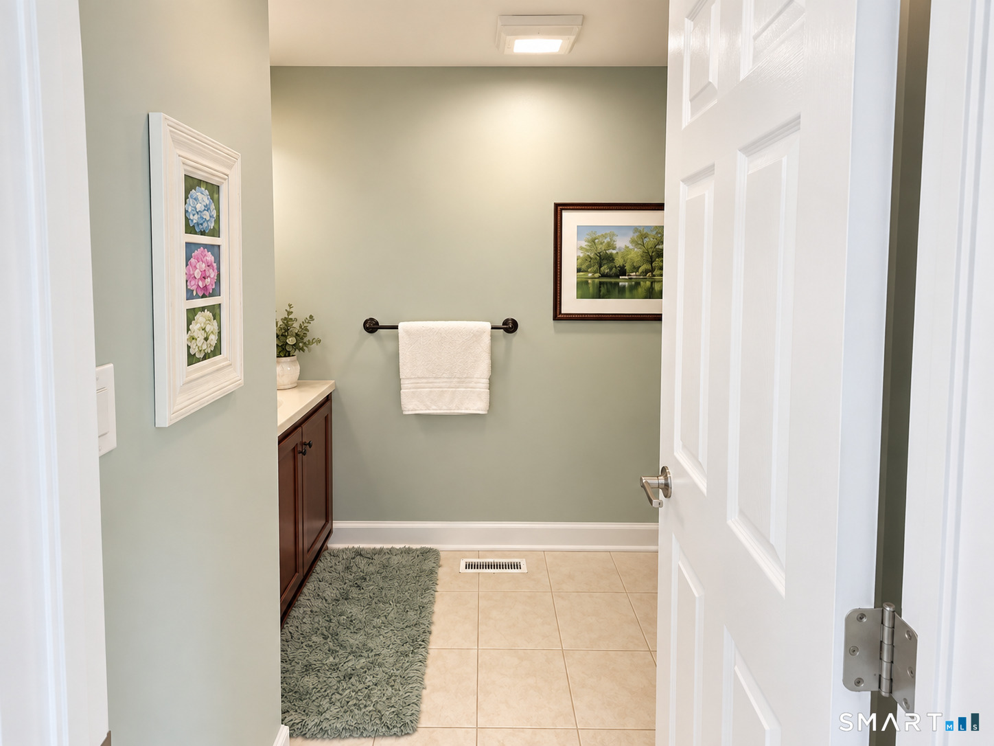 16 Ardi Court Newtown CT 06482