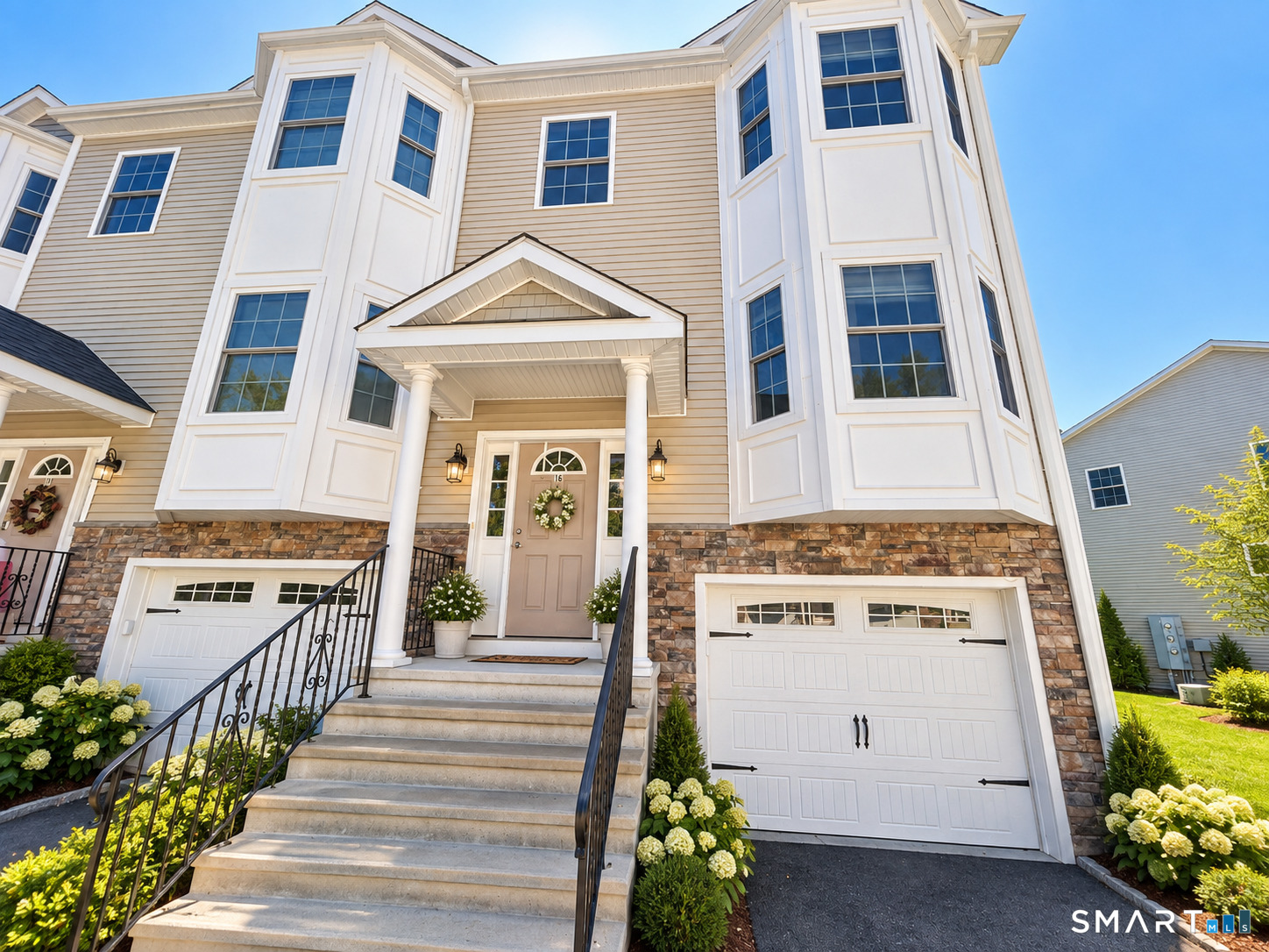 16 Ardi Court Newtown CT 06482