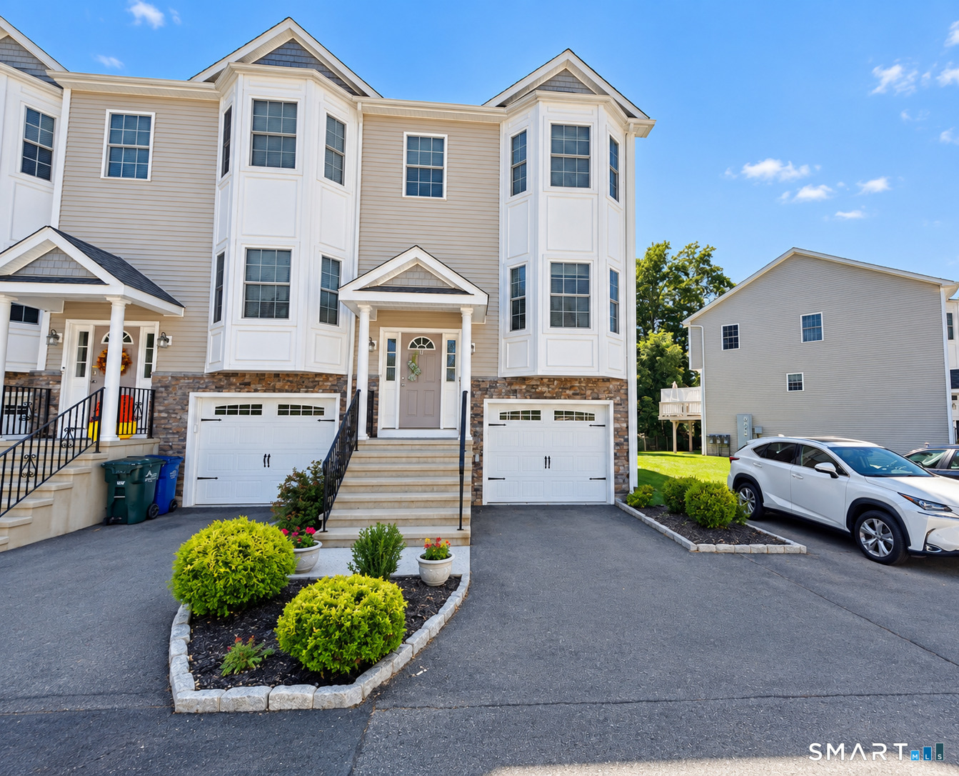 16 Ardi Court Newtown CT 06482