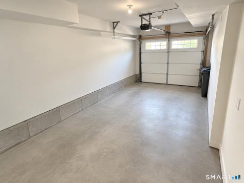 16 Ardi Court Newtown CT 06482
