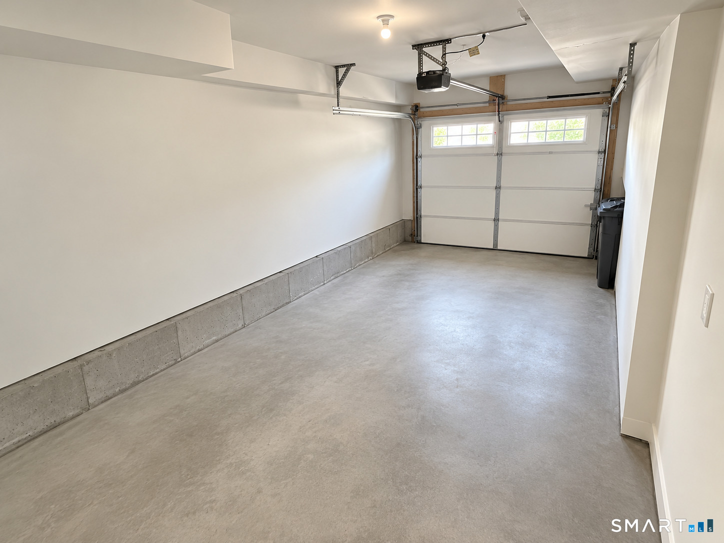 16 Ardi Court Newtown CT 06482
