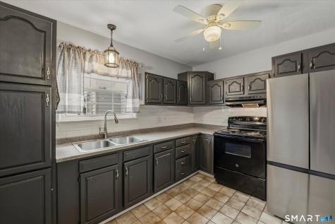 7 Maybury Circle Waterbury CT 06705