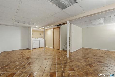 7 Maybury Circle Waterbury CT 06705