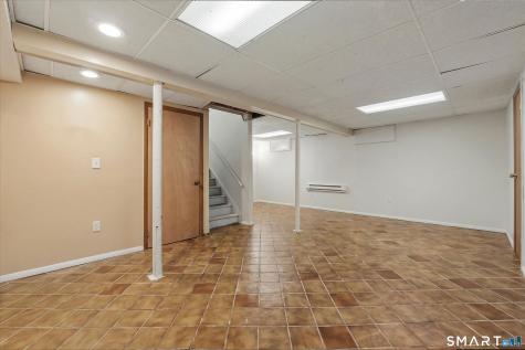 7 Maybury Circle Waterbury CT 06705