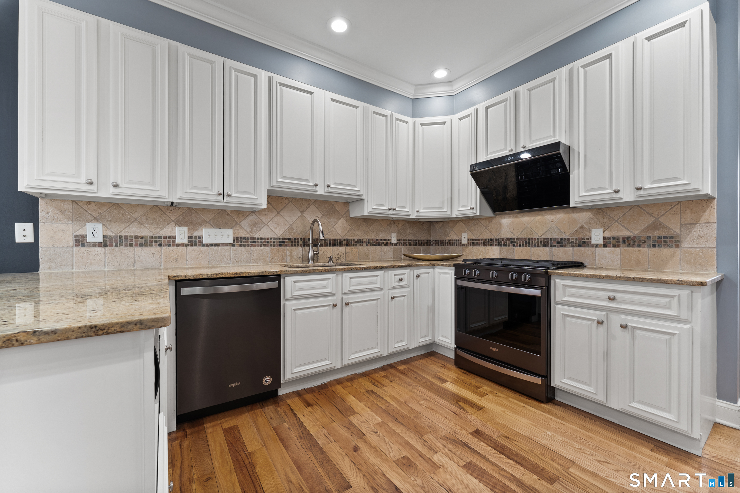 130 Brentwood Avenue Fairfield CT 06825