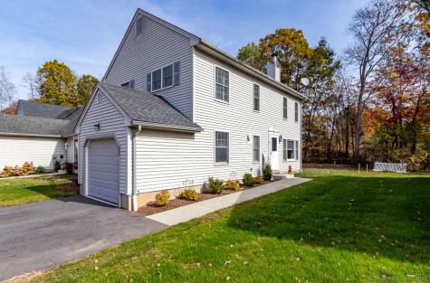 27 Deer Run Trail Manchester CT 06042